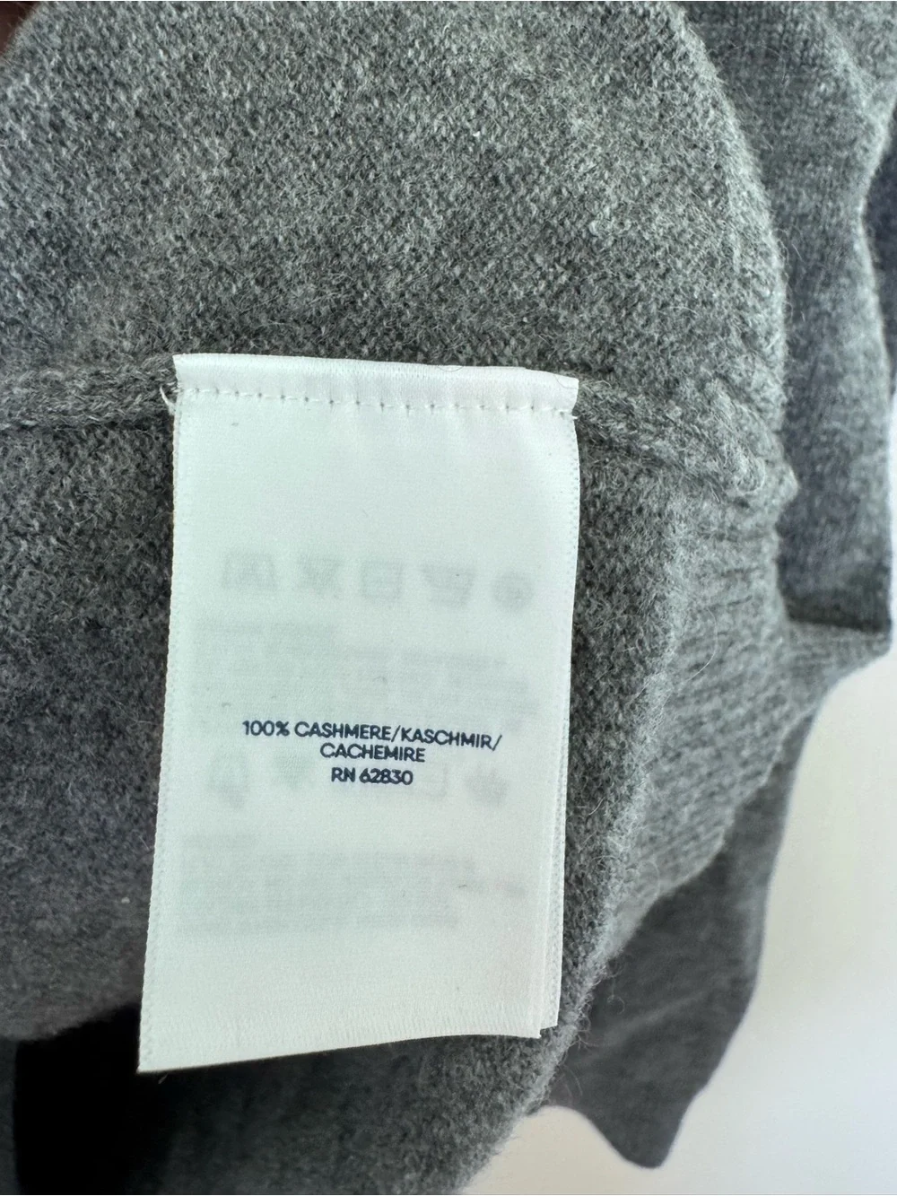 Lands End Men’s V-Neck Cashmere Sweater Charcoal Heather size Medium Tall NWOT